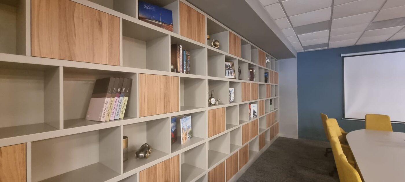Ofis rəf sistemi — Fərdi mebel və interyer konstruksiyası